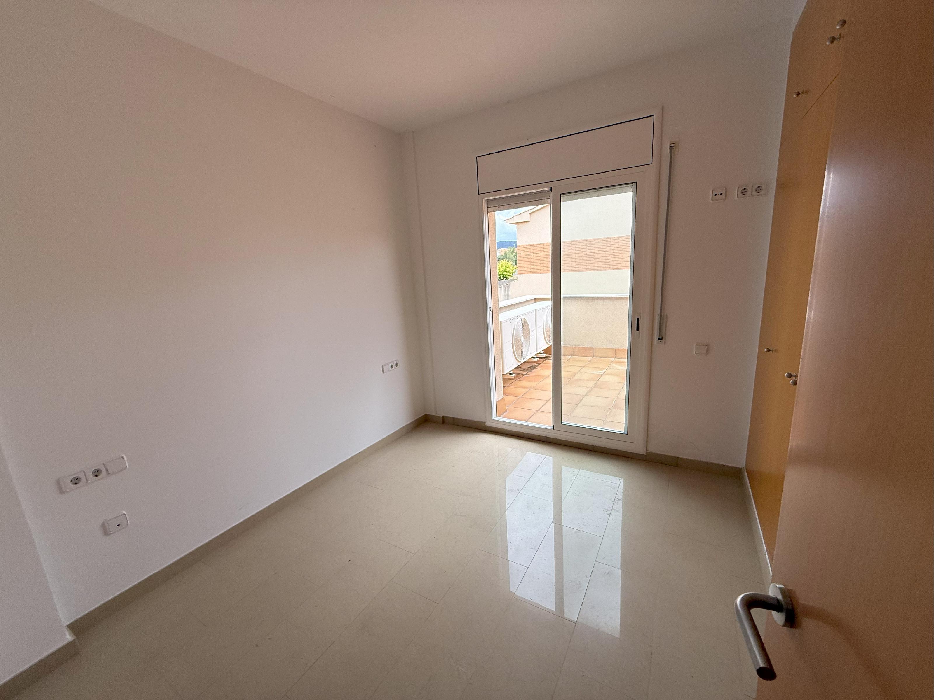 Imagen 25 Casa Aislada en venta en Llorenç Del Penedès / A dos minutos del centro.