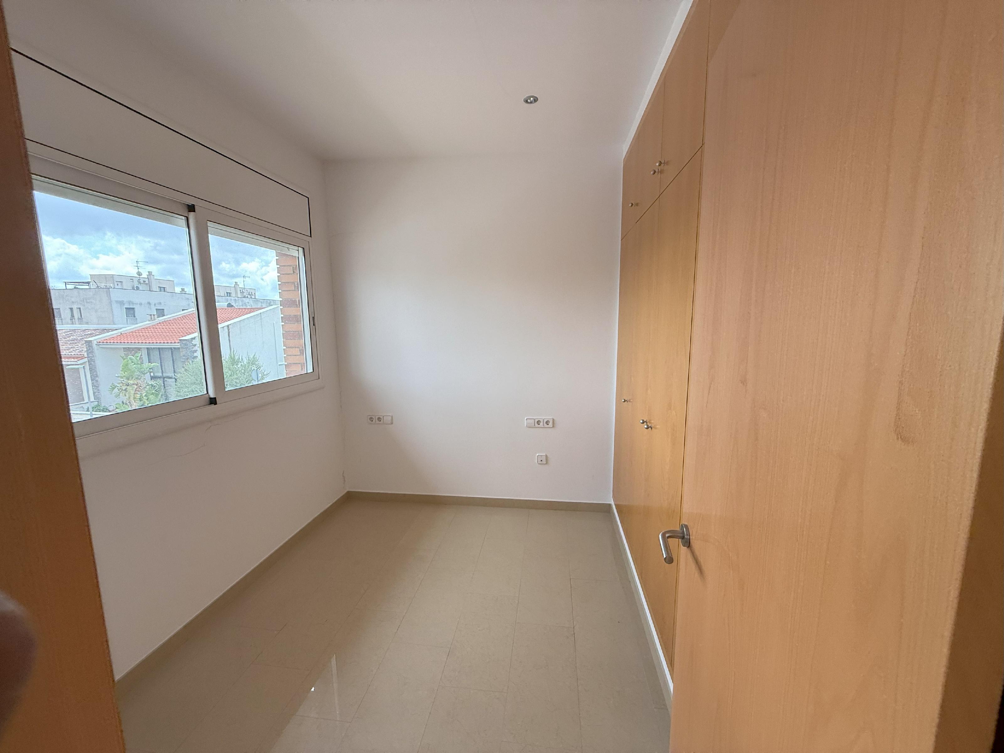 Imagen 19 Casa Aislada en venta en Llorenç Del Penedès / A dos minutos del centro.