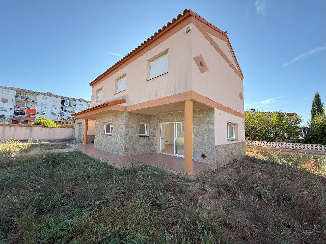 Imagen 3 Inmueble 296490 - Casa Aislada en venta en Bellvei / En la urb. Baronia de Bellvei.