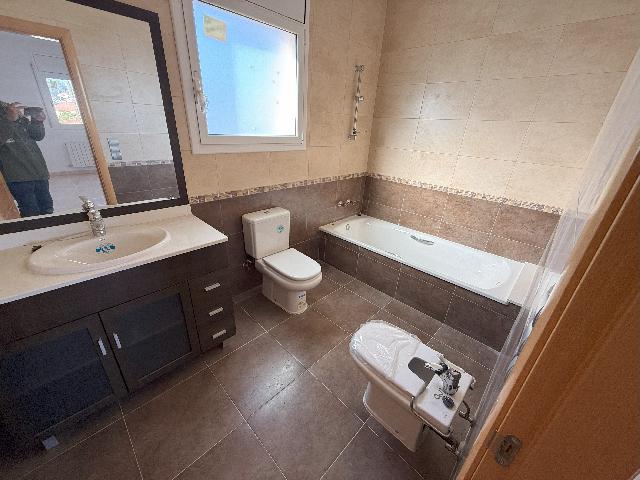 Imagen 33 Inmueble 296490 - Casa Aislada en venta en Bellvei / En la urb. Baronia de Bellvei.