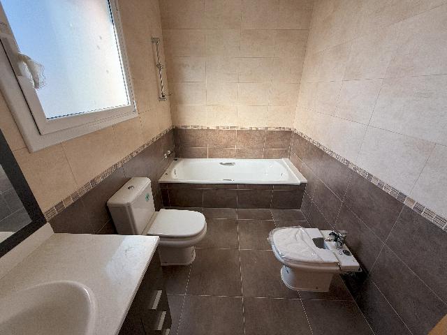 Imagen 34 Inmueble 296490 - Casa Aislada en venta en Bellvei / En la urb. Baronia de Bellvei.