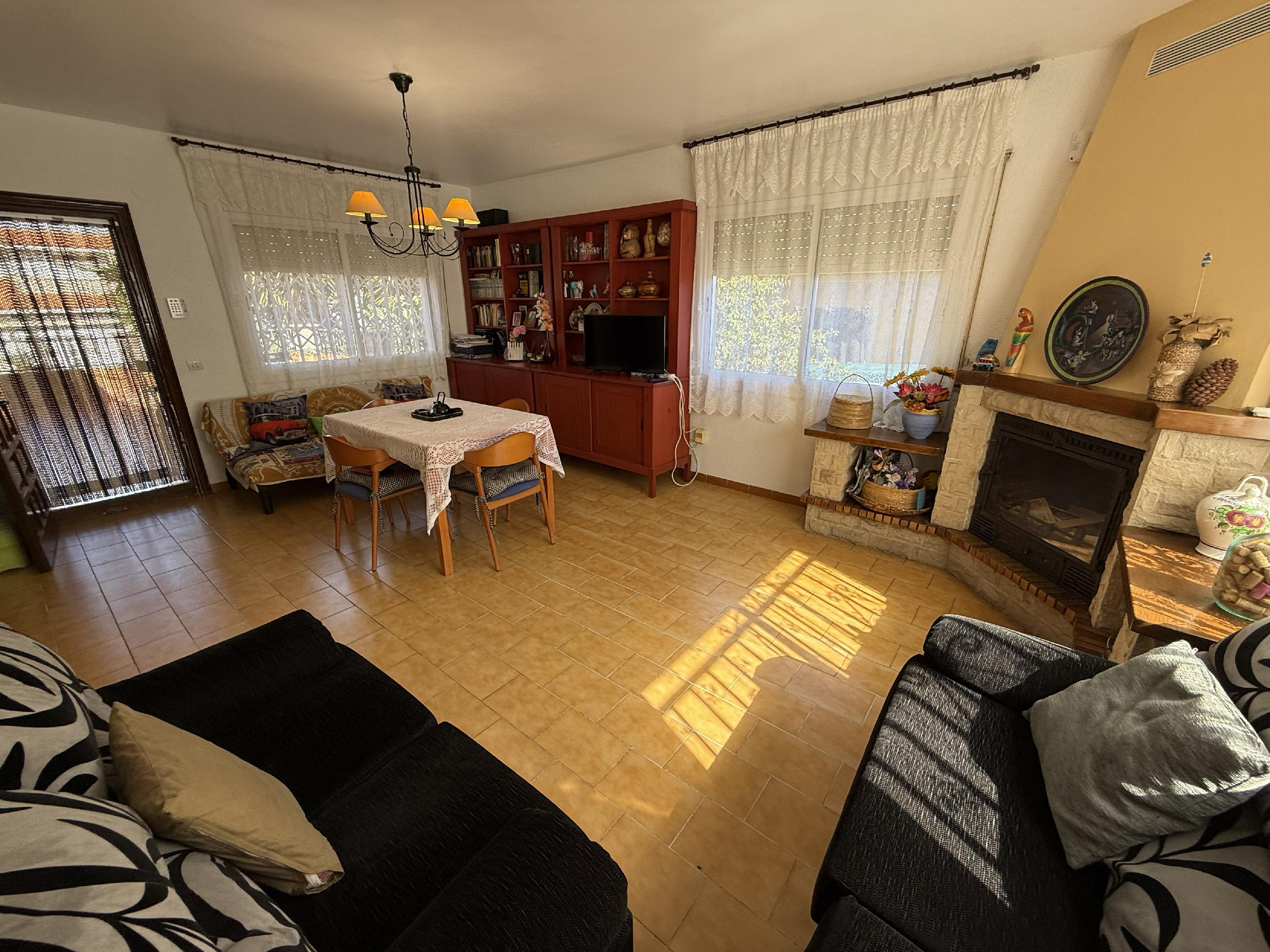 Imagen 13 Casa Aislada en venta en Albinyana / En la urb de la Papiola Albinyana