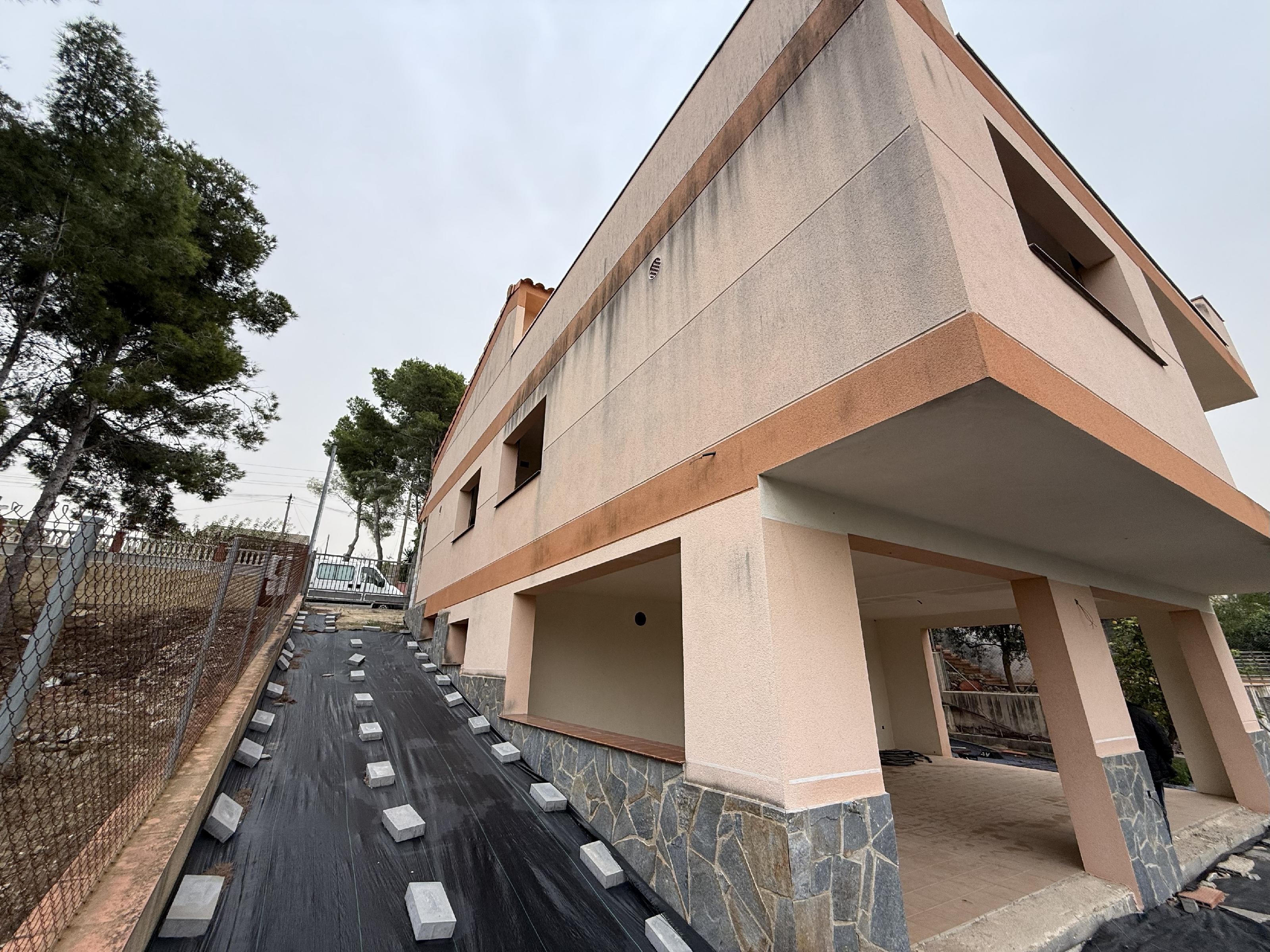 Imagen 2 Casa Aislada en venta en Bellvei / En la urb baronia bellvei.