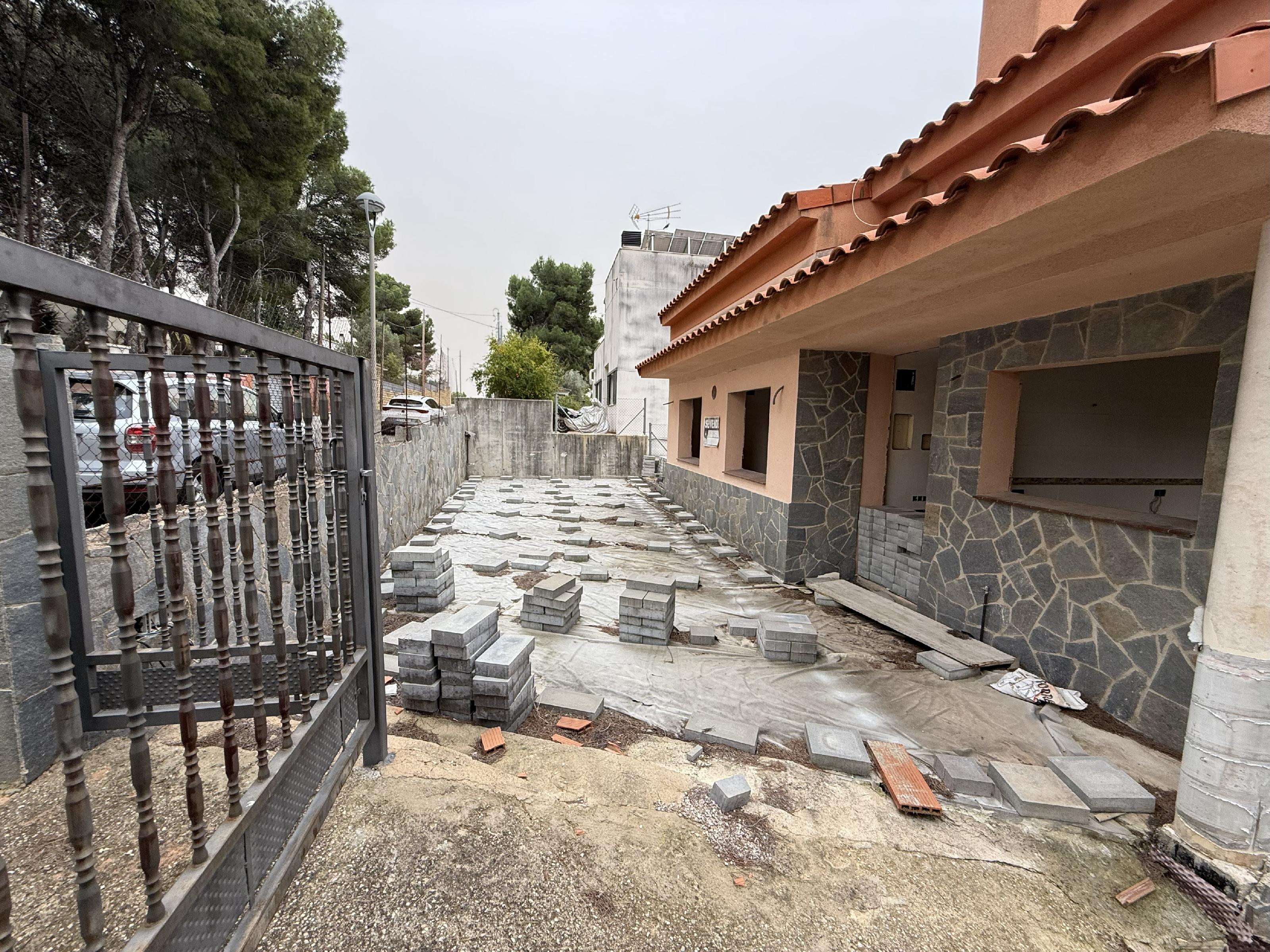 Imagen 6 Casa Aislada en venta en Bellvei / En la urb baronia bellvei.