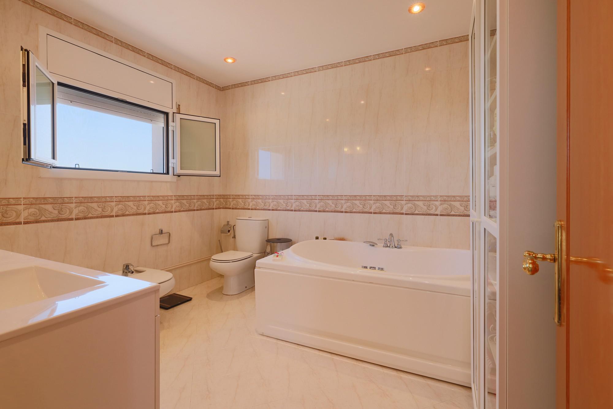 Imagen 19 Casa Aislada en venta en Vendrell El / En la urb els masos dentro de un paraje inigualable.