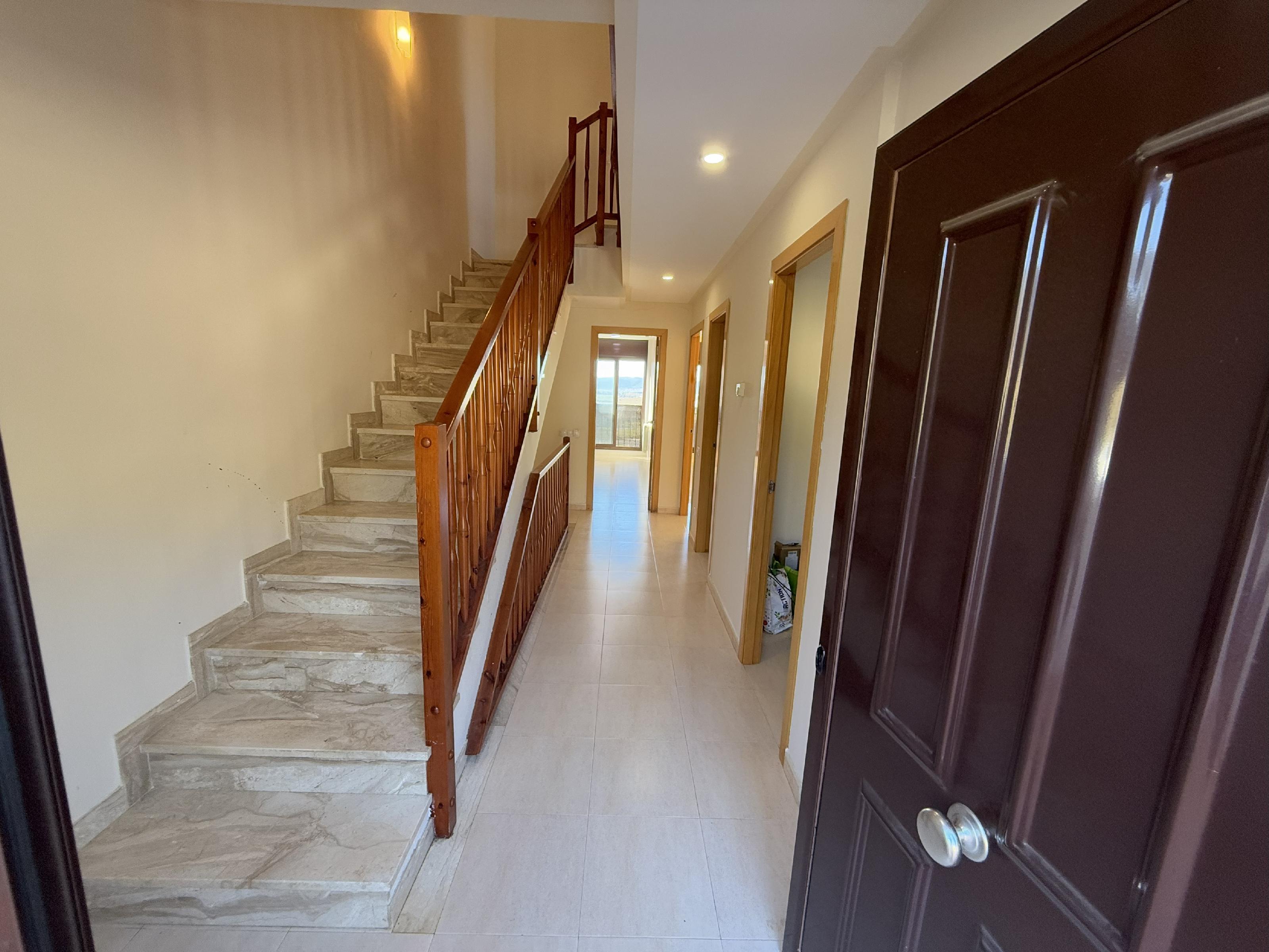 Imagen 6 Casa Aislada en venta en Banyeres Del Penedès / Zona tranquila a dos minutos del centro.