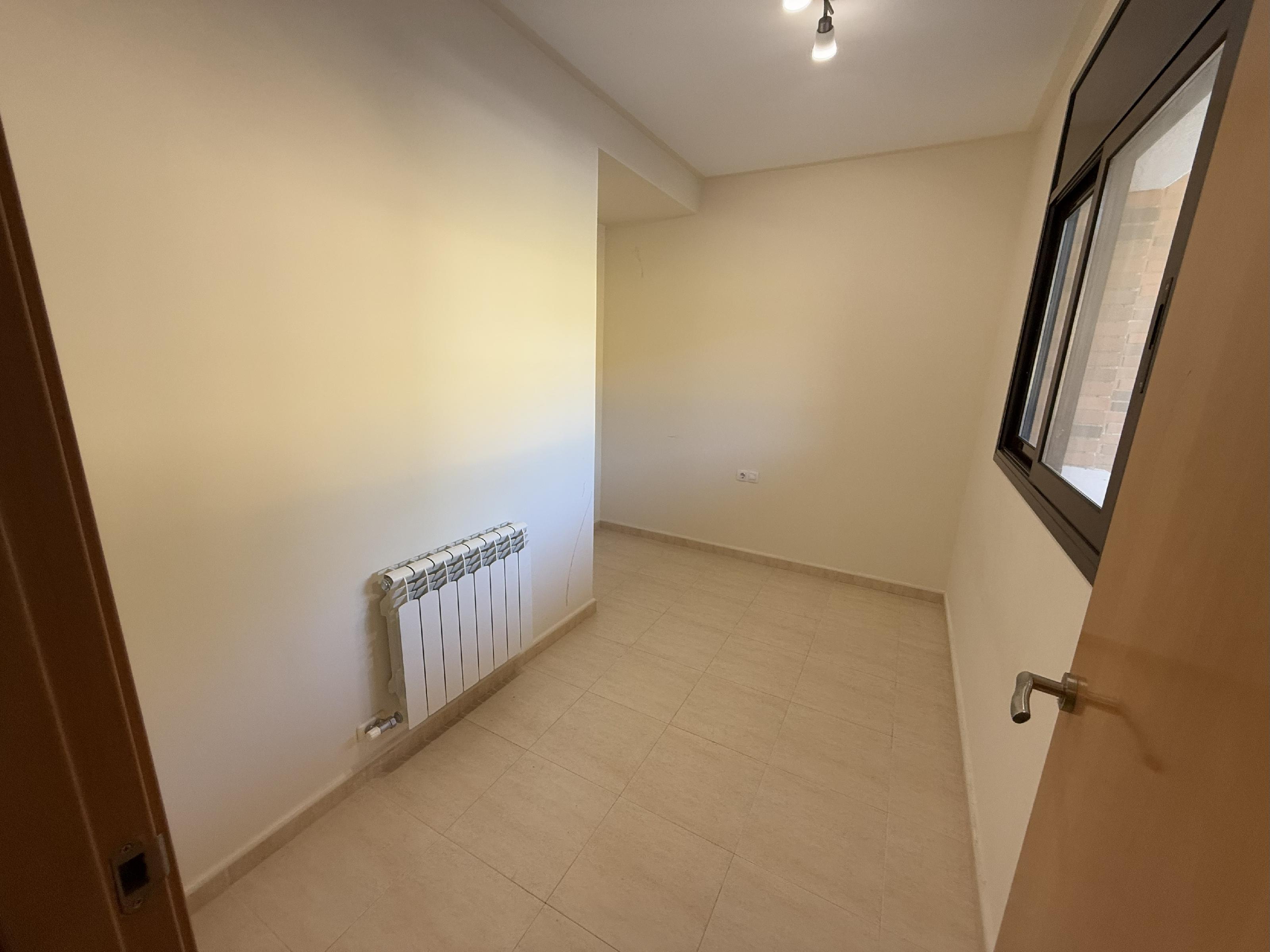 Imagen 7 Casa Aislada en venta en Banyeres Del Penedès / Zona tranquila a dos minutos del centro.