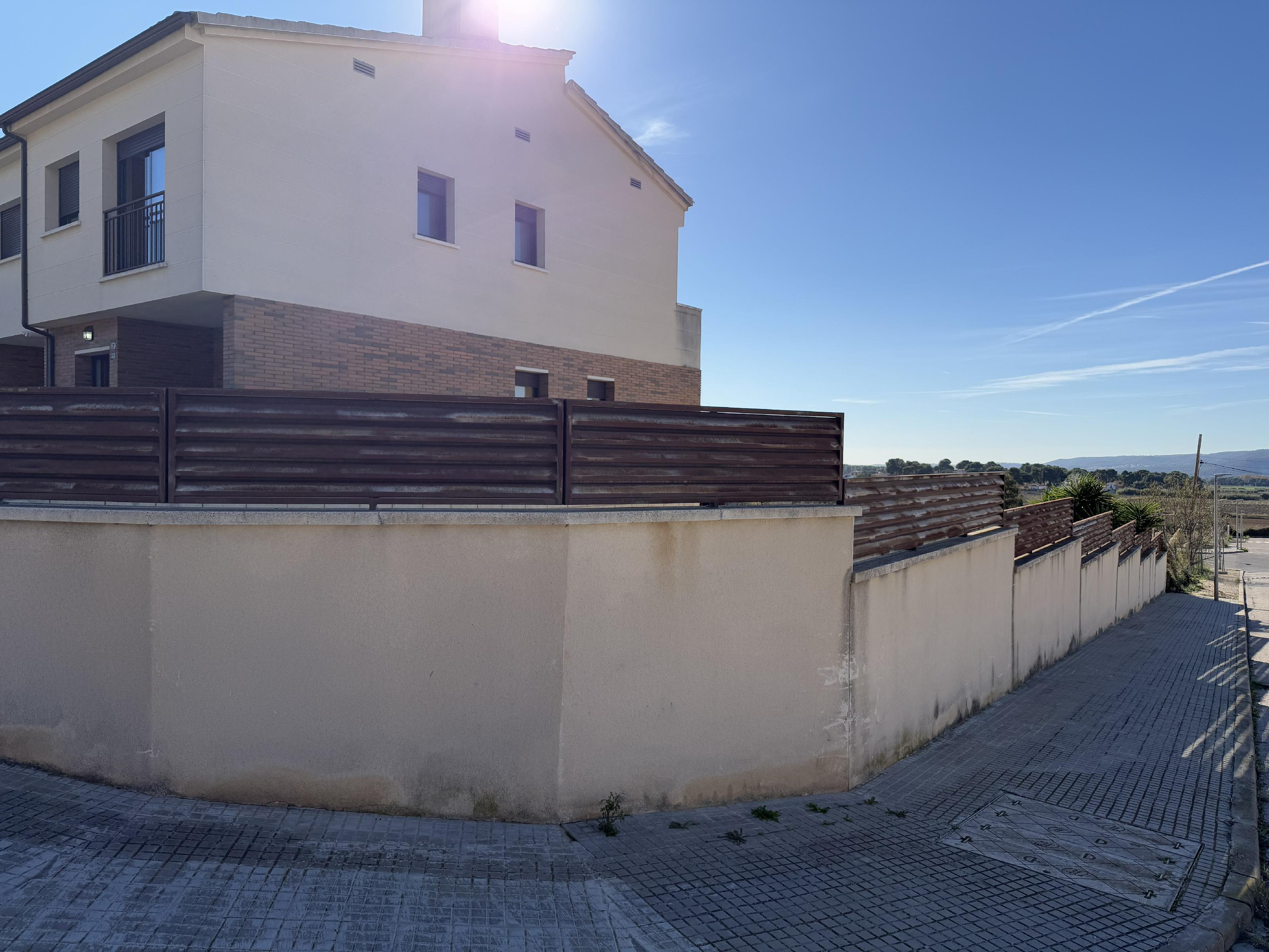 Imagen 3 Casa Aislada en venta en Banyeres Del Penedès / Zona tranquila a dos minutos del centro.