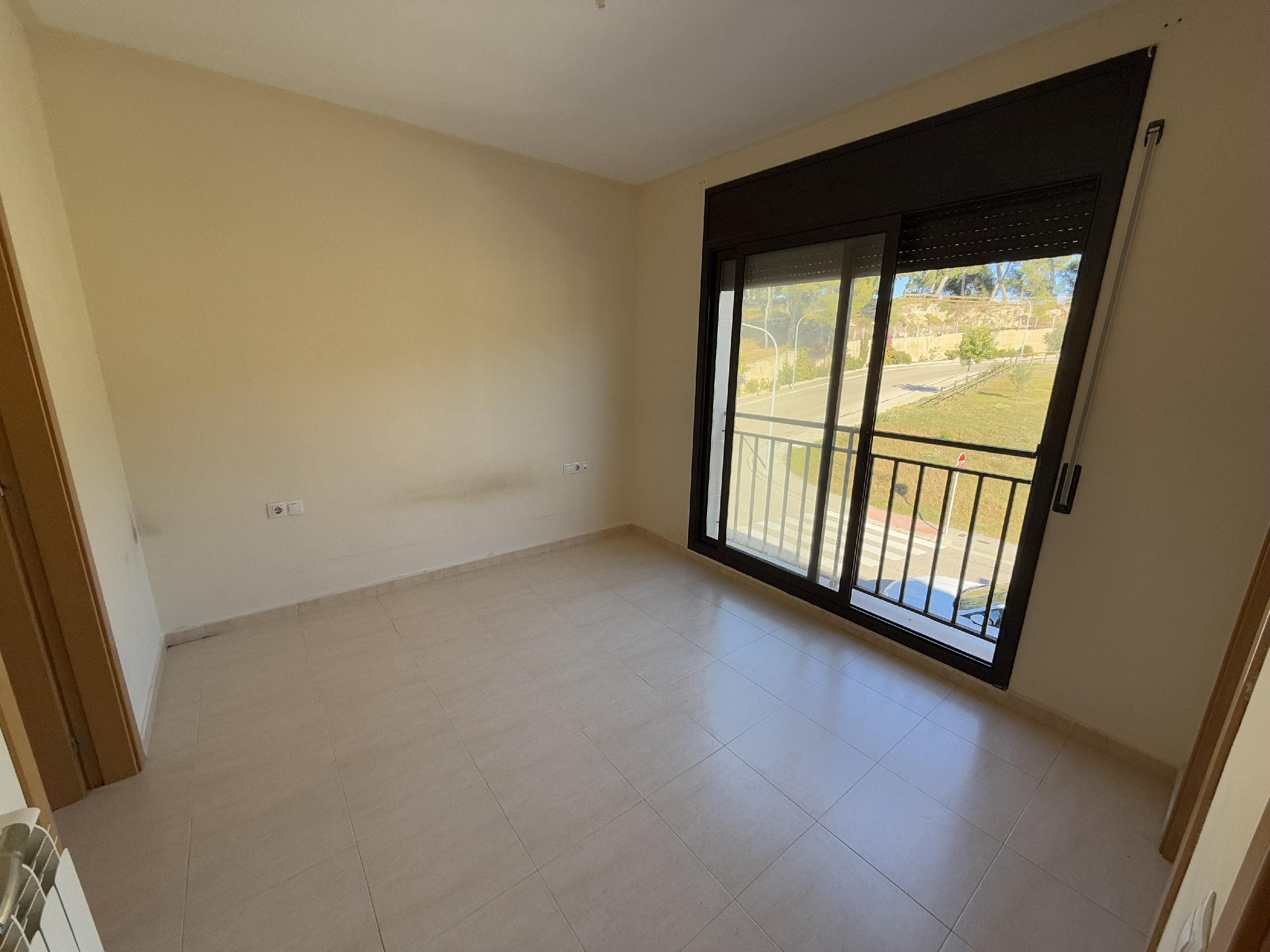 Imagen 20 Casa Aislada en venta en Banyeres Del Penedès / Zona tranquila a dos minutos del centro.