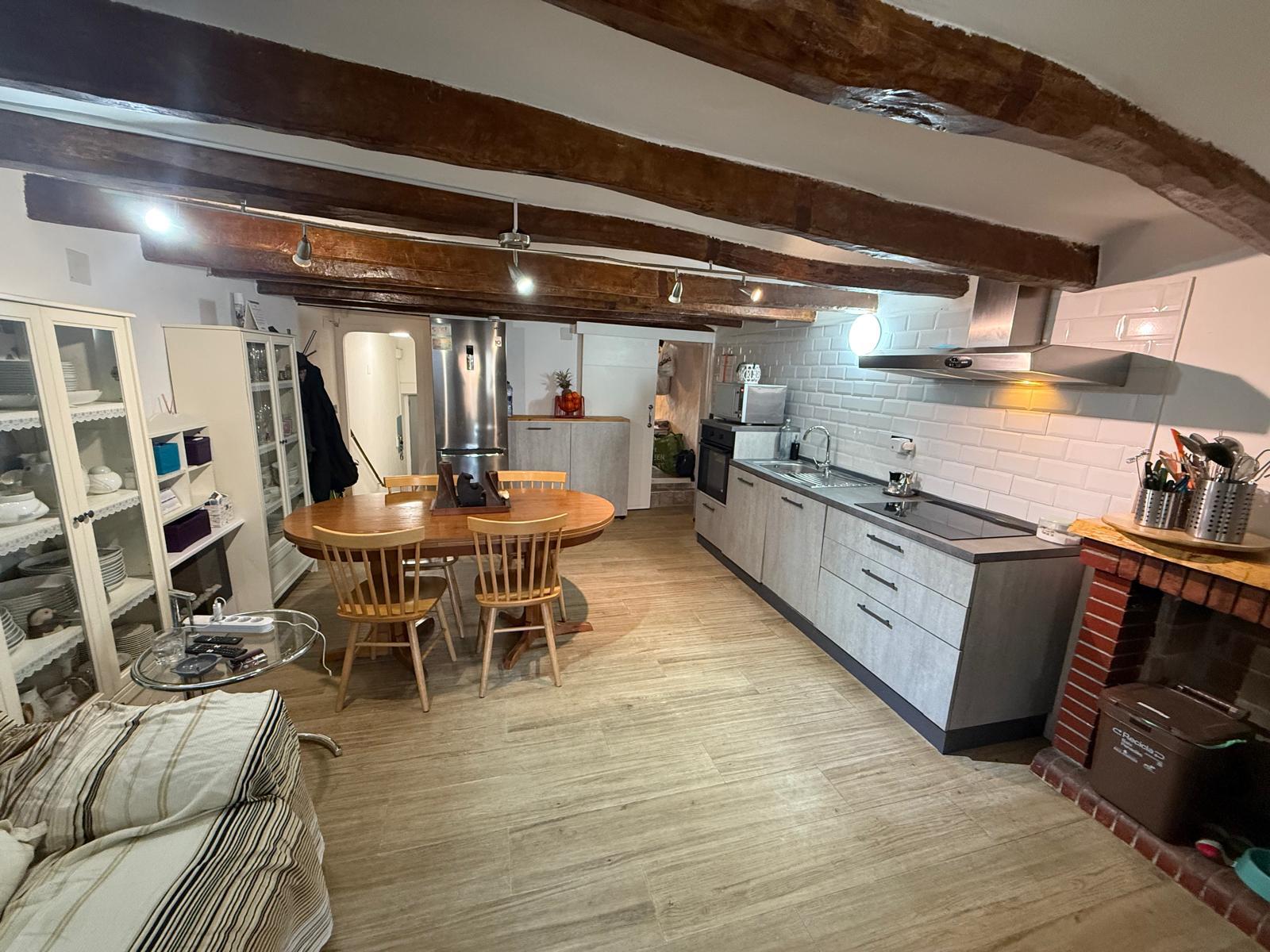 Imagen 5 Casa Adosada en venta en Banyeres Del Penedès / En el mismo centro.