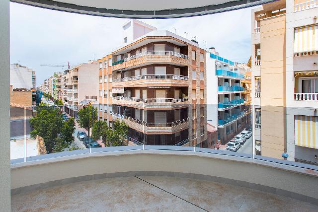 Imagen 12 Inmueble 293244 - Apto. Playa en venta en Torrevieja / Céntrica (esquina Radio Murcia), a 180m de Playa del Cura.