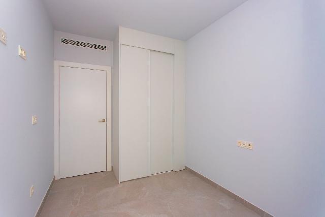 Imagen 3 Inmueble 293244 - Apto. Playa en venta en Torrevieja / Céntrica (esquina Radio Murcia), a 180m de Playa del Cura.