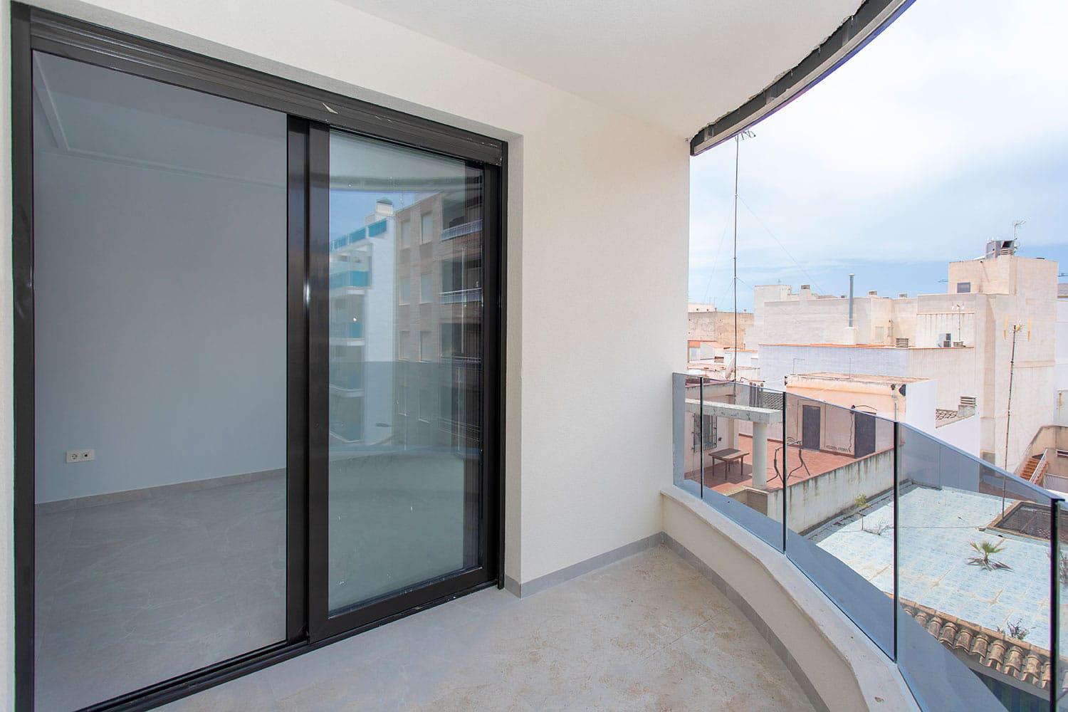 Imagen 15 Apto. Playa en venta en Torrevieja / Céntrica esquina Radio Murcia, a 180m de Playa del Cura.