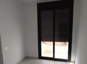 Imagen 4 Apto. Playa en venta en Torrevieja / Céntrica esquina Radio Murcia, a 180m de Playa del Cura.