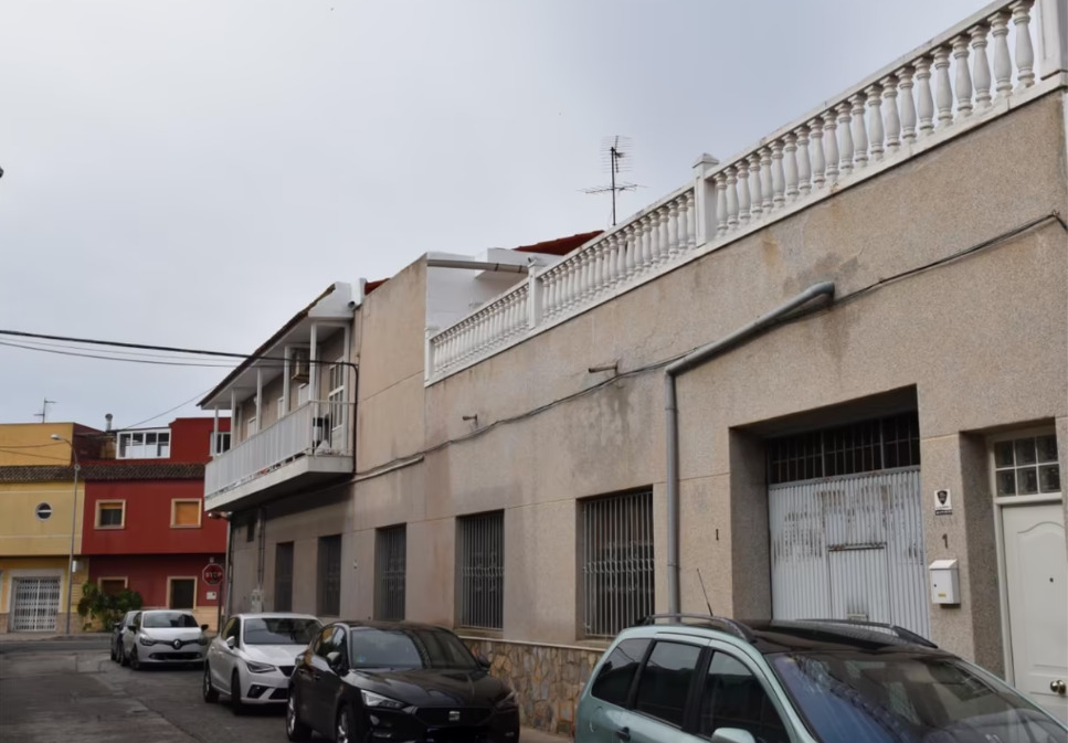 Imagen 3 Casa Adosada en venta en Orihuela / A 10 minutos andando del centro de Orihuela