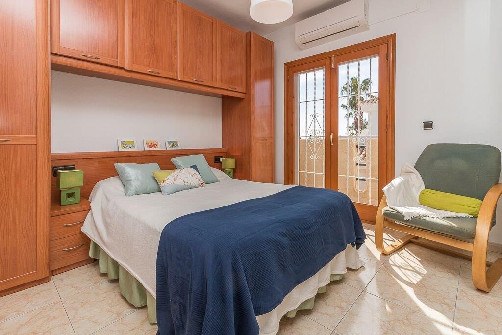 Imagen 11 Casa Pareada en venta en Orihuela / Cerca del centro comercial La Zenia