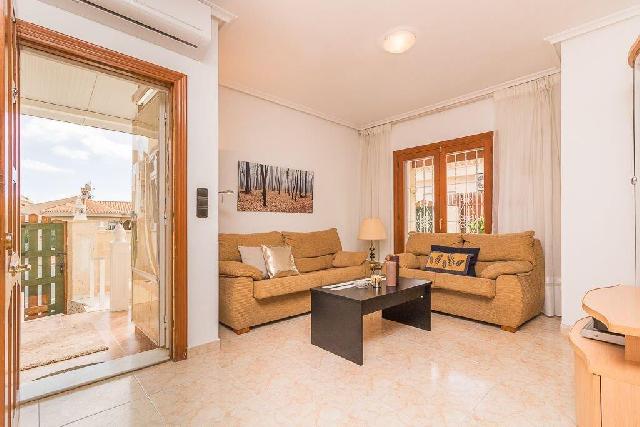 Imagen 3 Inmueble 296780 - Casa Pareada en venta en Orihuela / Cerca del centro comercial La Zenia