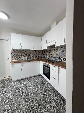 Imagen 1 Inmueble 298084 - Piso en venta en Torrevieja / Cerca del centro urbano y de la estación de autobuses
