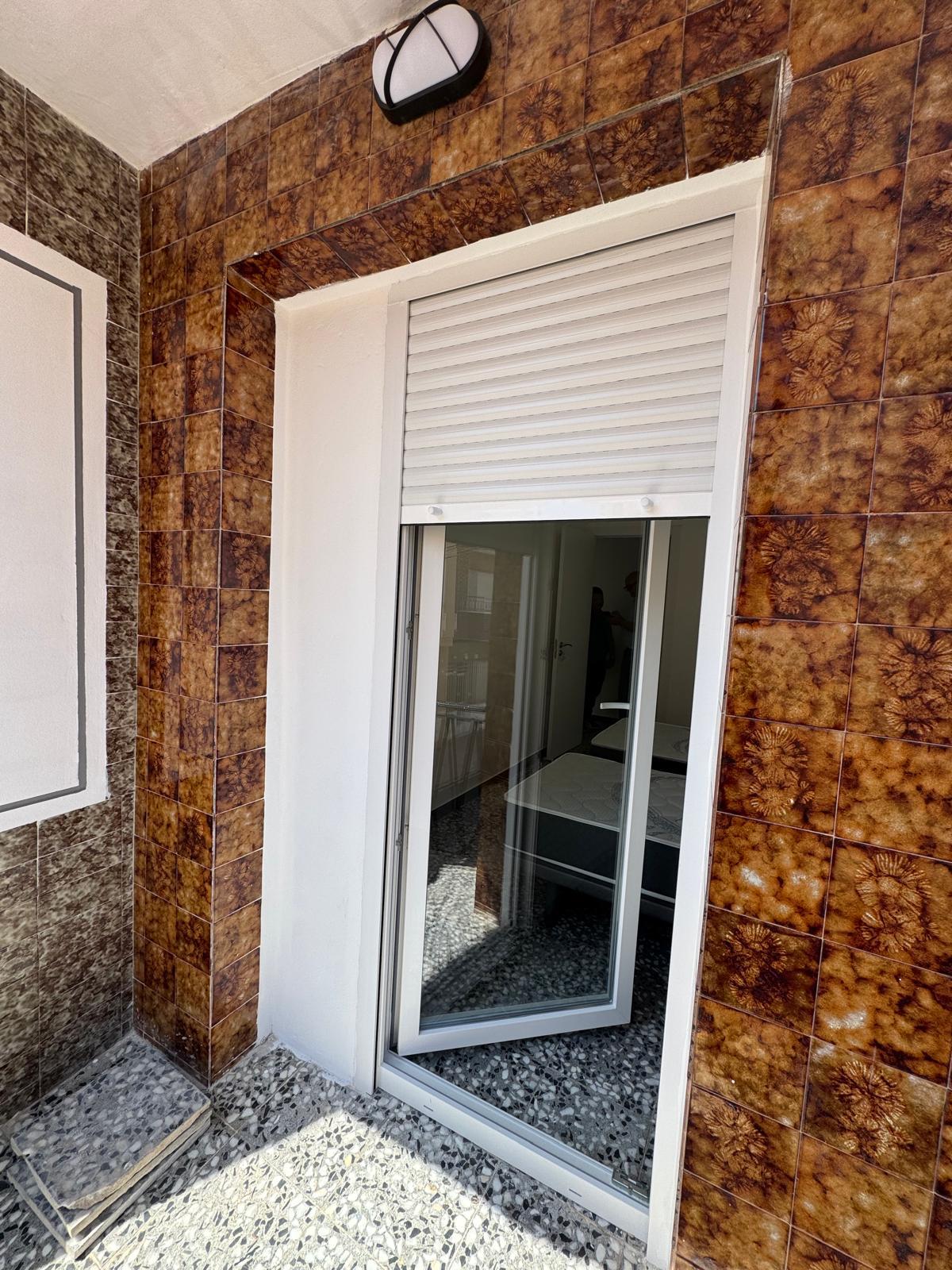 Imagen 11 Piso en venta en Torrevieja / Cerca del centro urbano y de la estación de autobuses