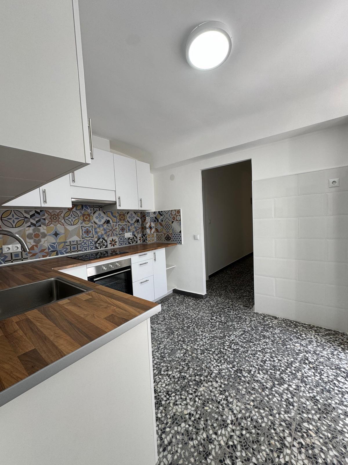 Imagen 5 Piso en venta en Torrevieja / Cerca del centro urbano y de la estación de autobuses