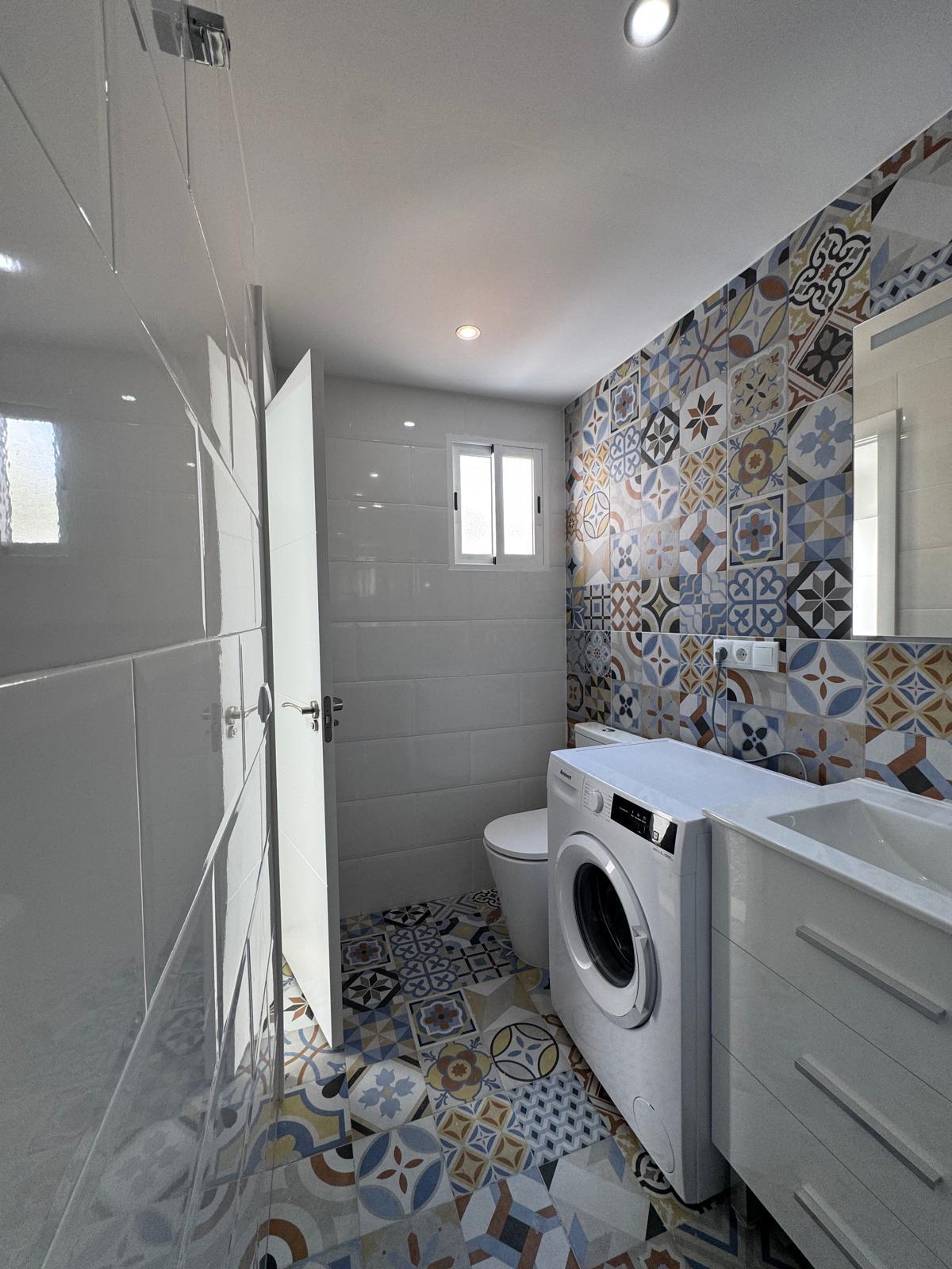 Imagen 8 Piso en venta en Torrevieja / Cerca del centro urbano y de la estación de autobuses