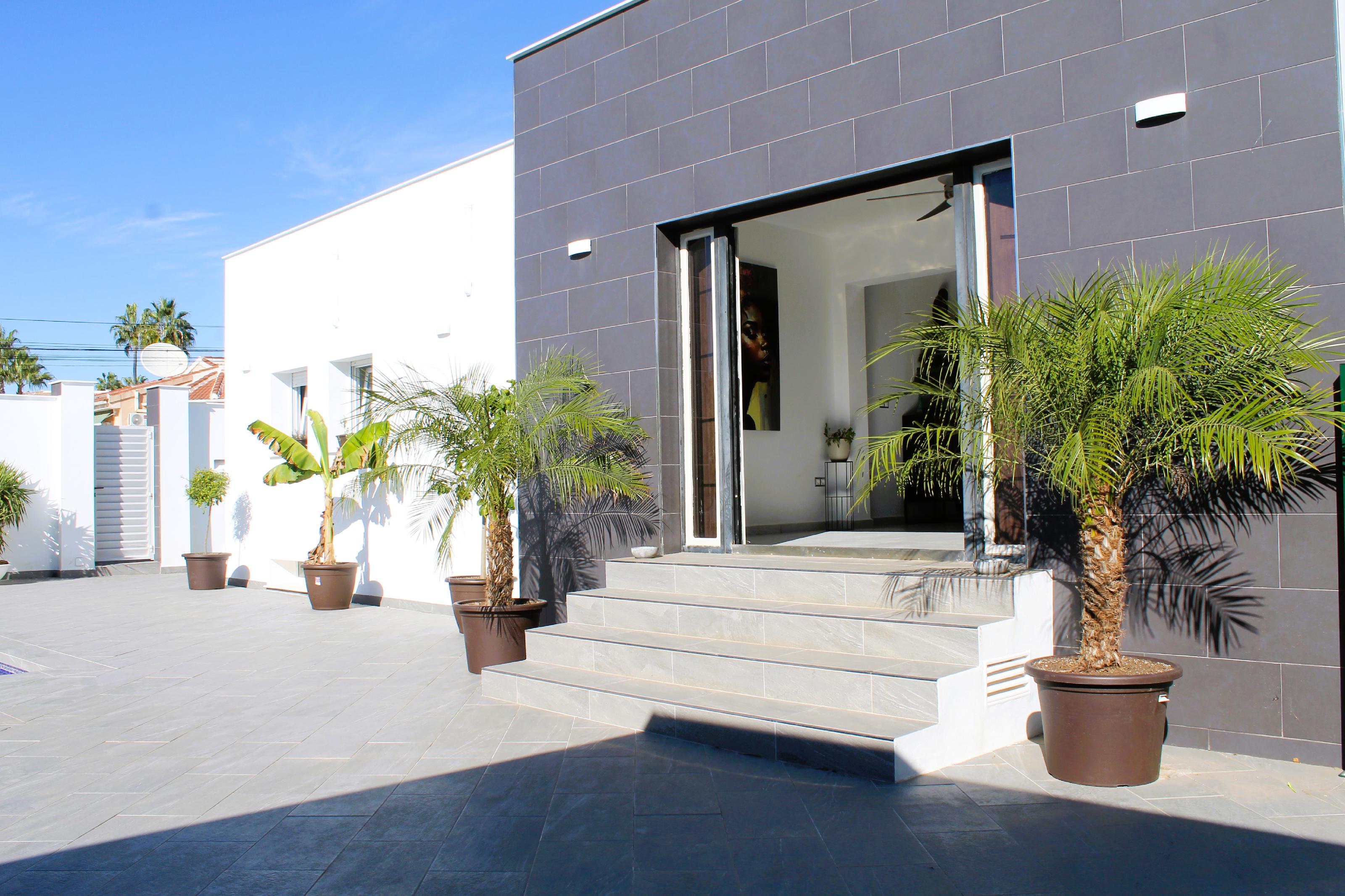 Imagen 1 Casa Aislada en venta en Rojales / Cerca al campo de golf la marquesa, ciudad quesada.