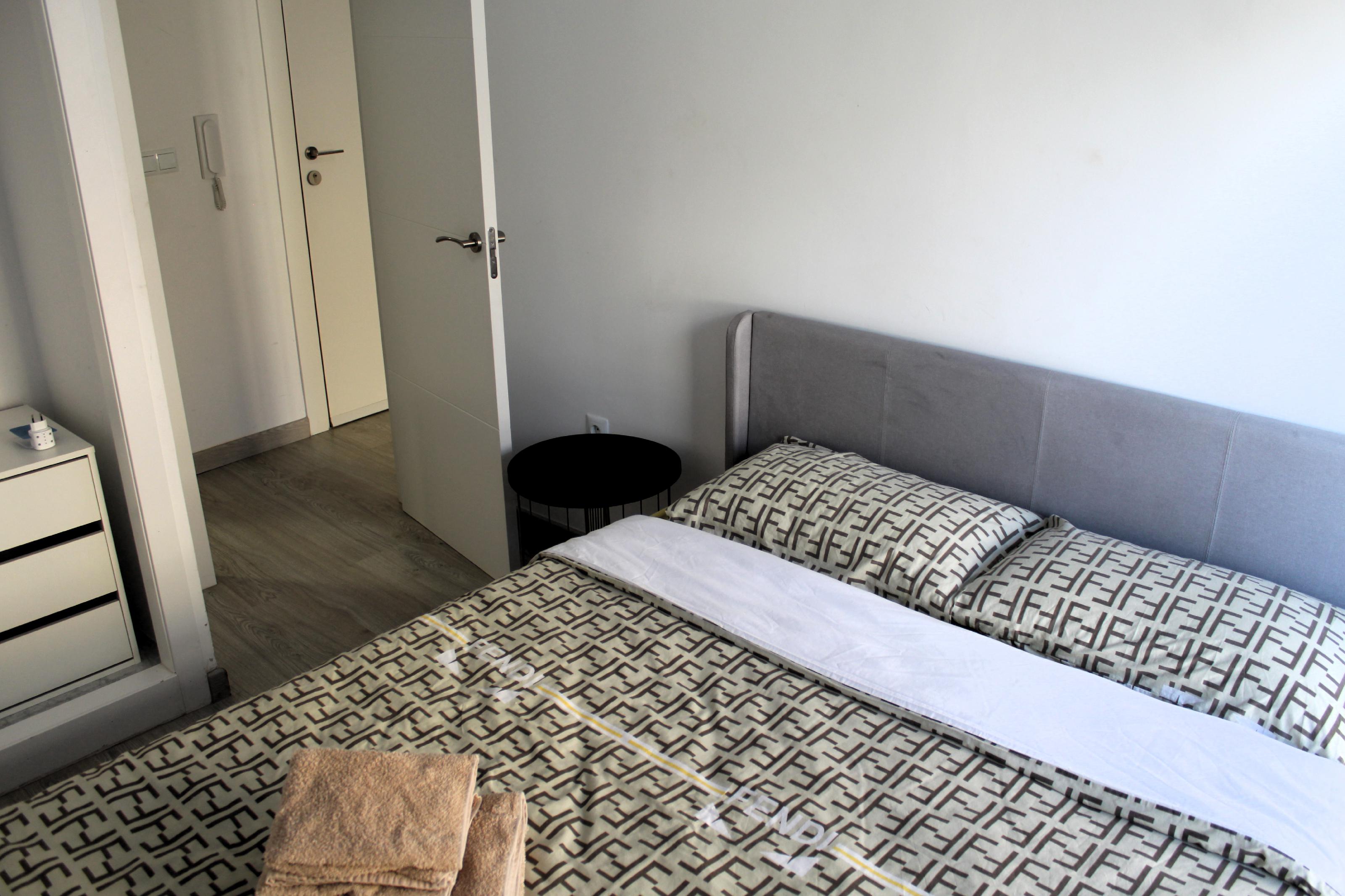 Imagen 11 Apto. Playa en venta en Torrevieja / Apartamento a pie de playa en zona de los locos.