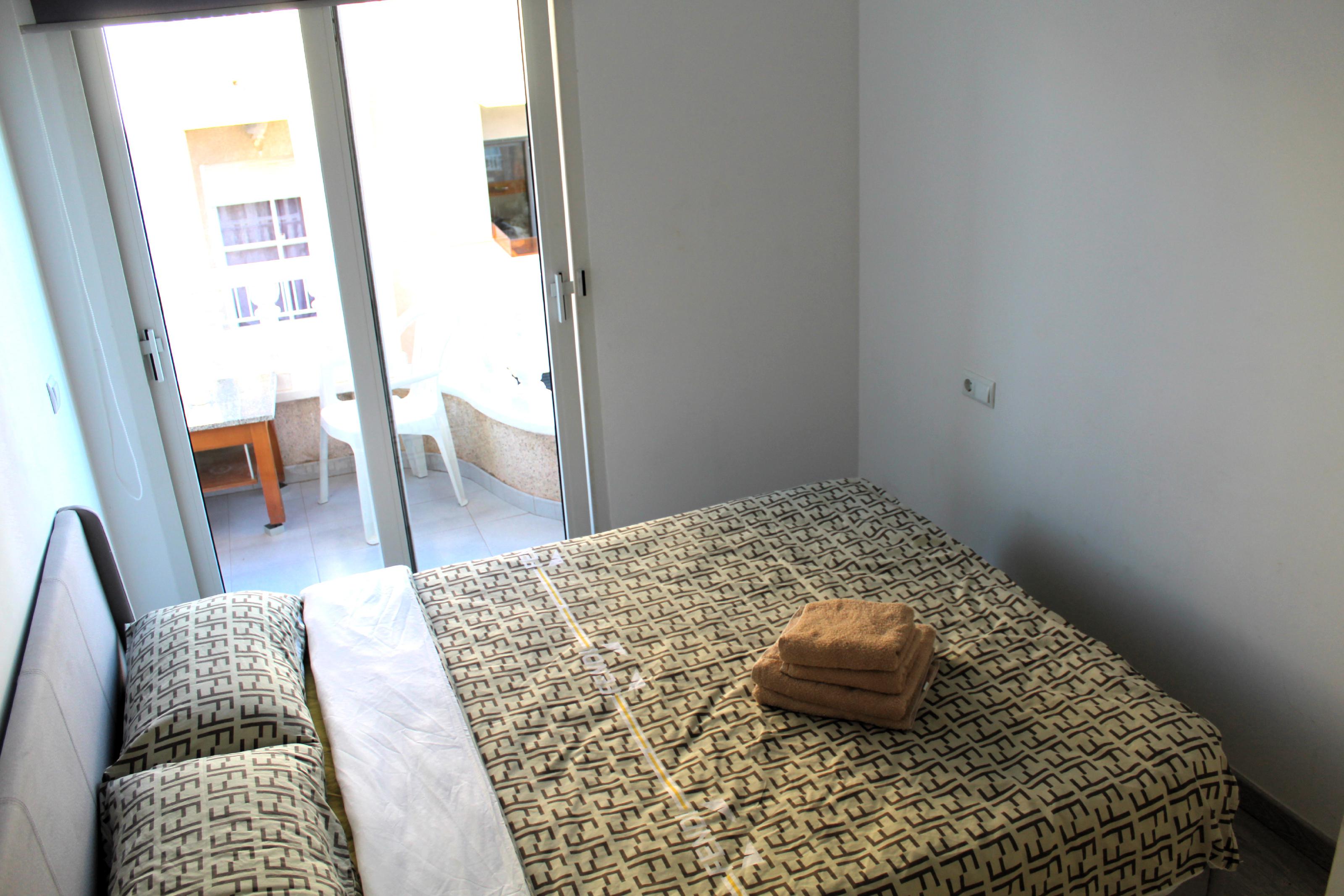 Imagen 12 Apto. Playa en venta en Torrevieja / Apartamento a pie de playa en zona de los locos.