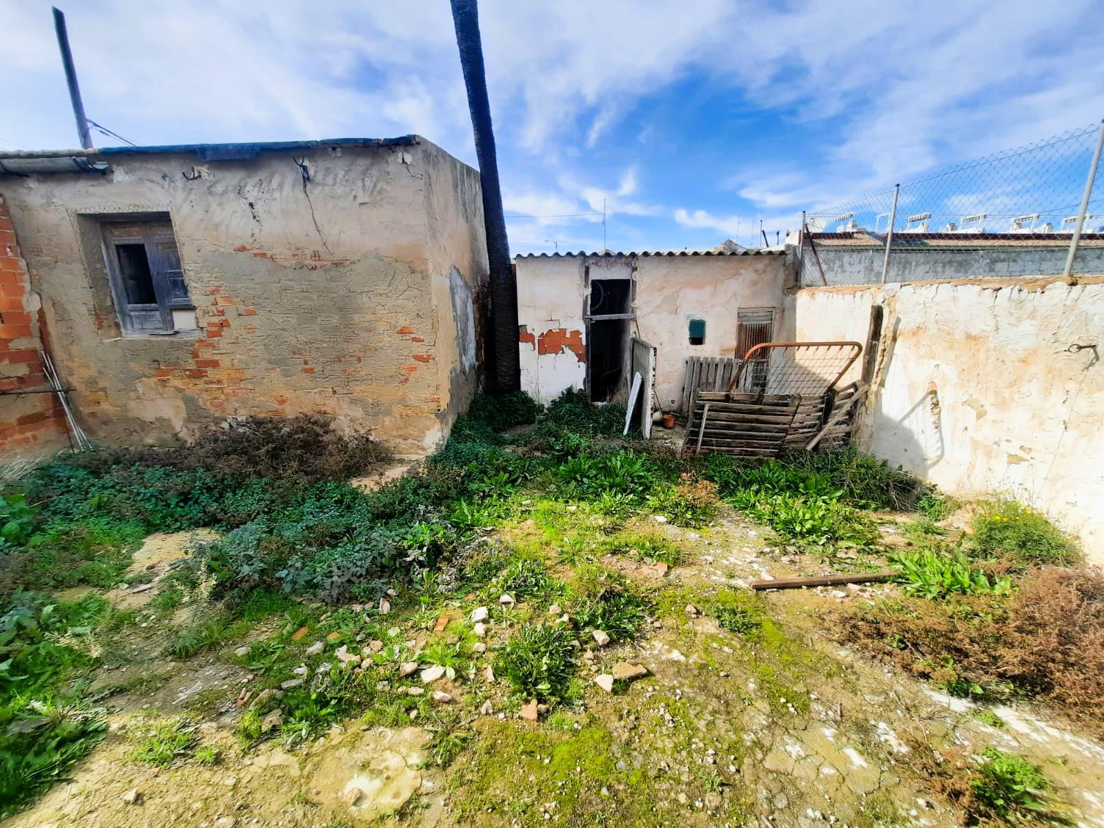 Imagen 21 Casa Aislada en venta en Orihuela / Vivienda amplia junto al entorno de la pedrera.