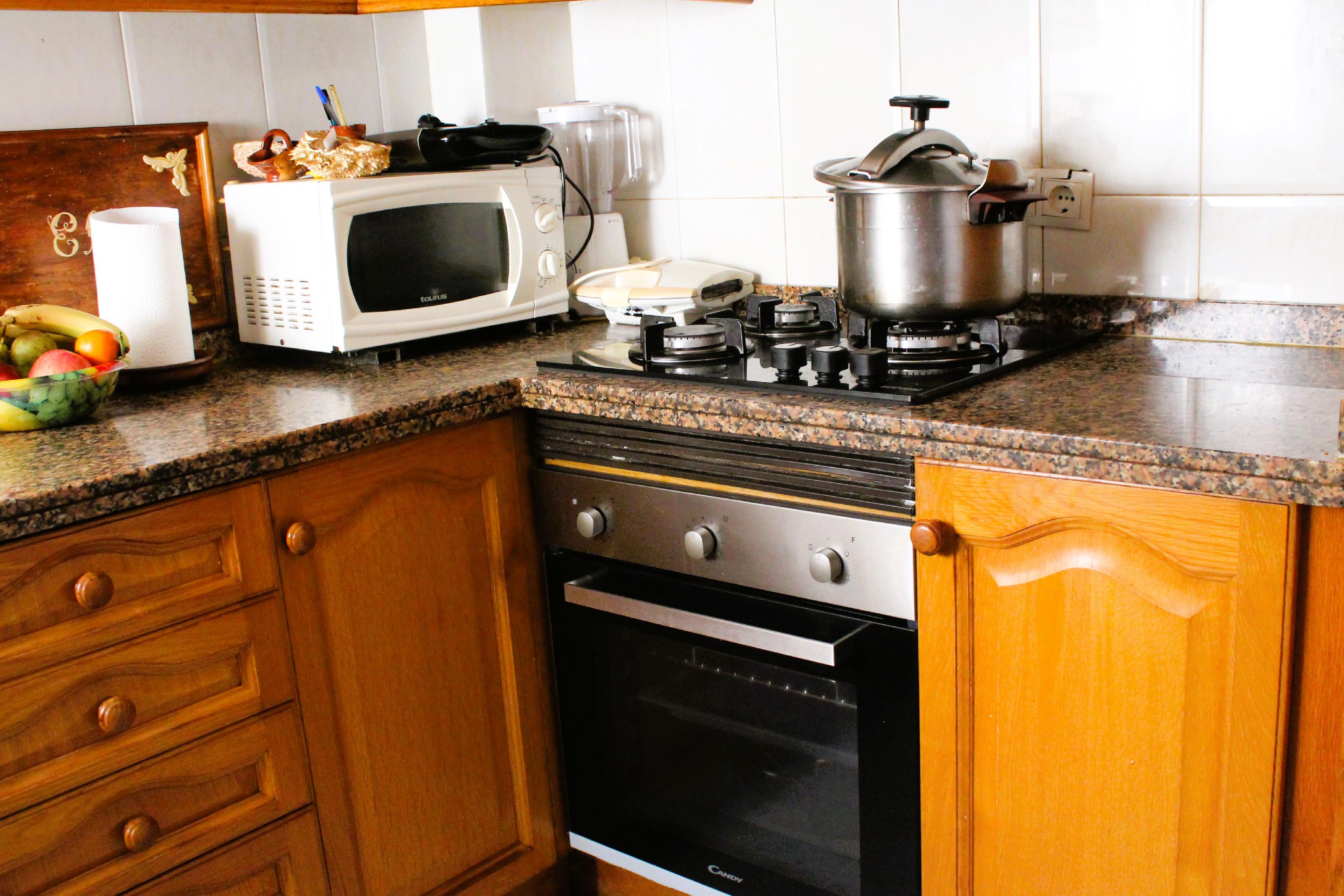 Imagen 11 Apartamento en venta en Guardamar Del Segura / Cerca de la playa y servicios en calle mayor.