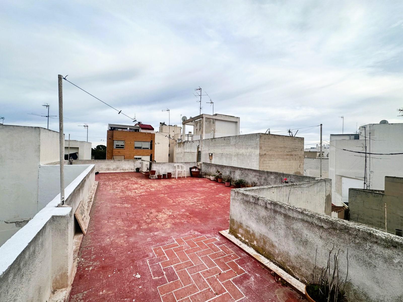 Imagen 19 Apartamento en venta en Guardamar Del Segura / Cerca de la playa y servicios en calle mayor.