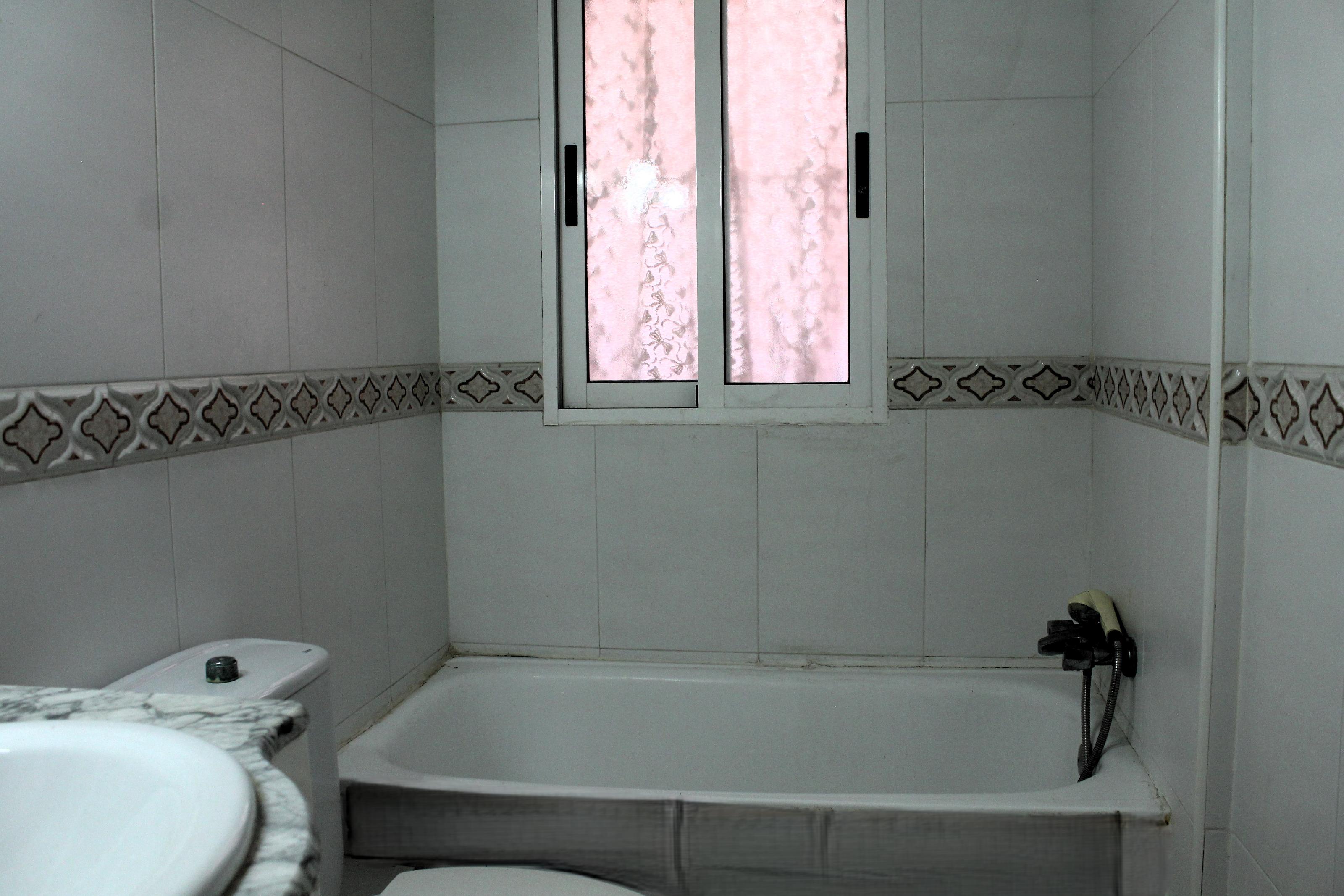 Imagen 18 Apto. Playa en venta en Guardamar Del Segura / A menos de 50m de playa centro