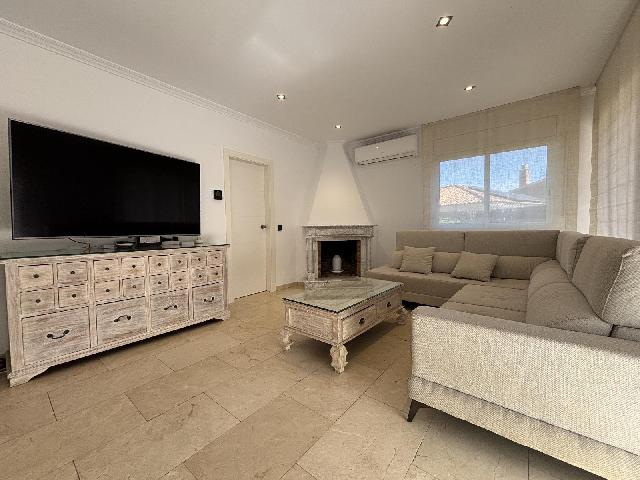 Imagen 3 Inmueble 296936 - Casa Aislada en venta en Calella / C/ Josep Gallart, 14 Calella 08370