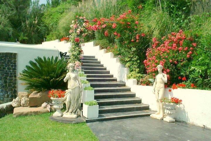 Imagen 3 Casa Aislada en venta en Vidreres / Casa urbanización Aiguaviva Park Vidreres