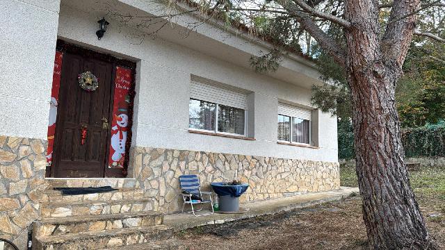 Imagen 1 Inmueble 299308 - Casa Aislada en venta en Maçanet De La Selva / CASA  EN URBANIZACÓN TRANQUILA