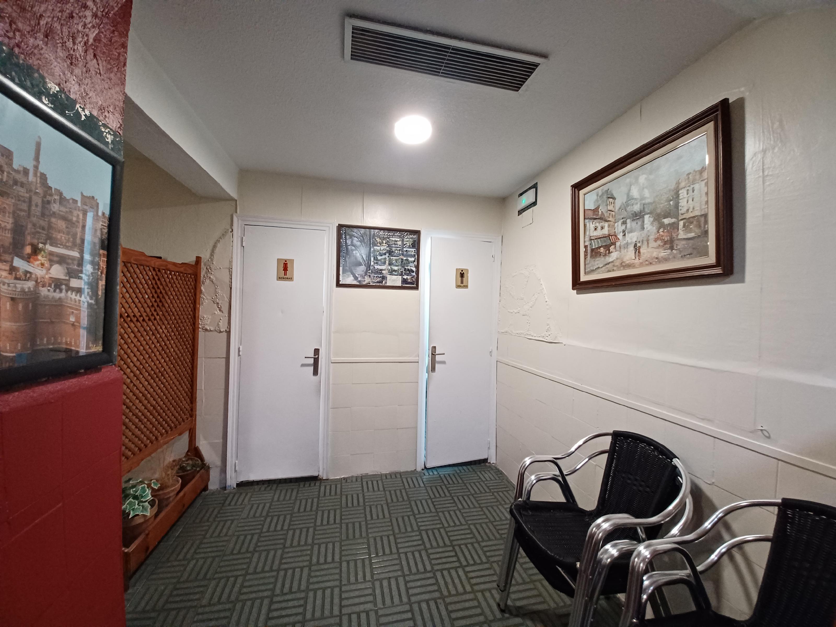 Imagen 3 Casa Pareada en venta en Cáceres / Cerca del ayuntamiento 