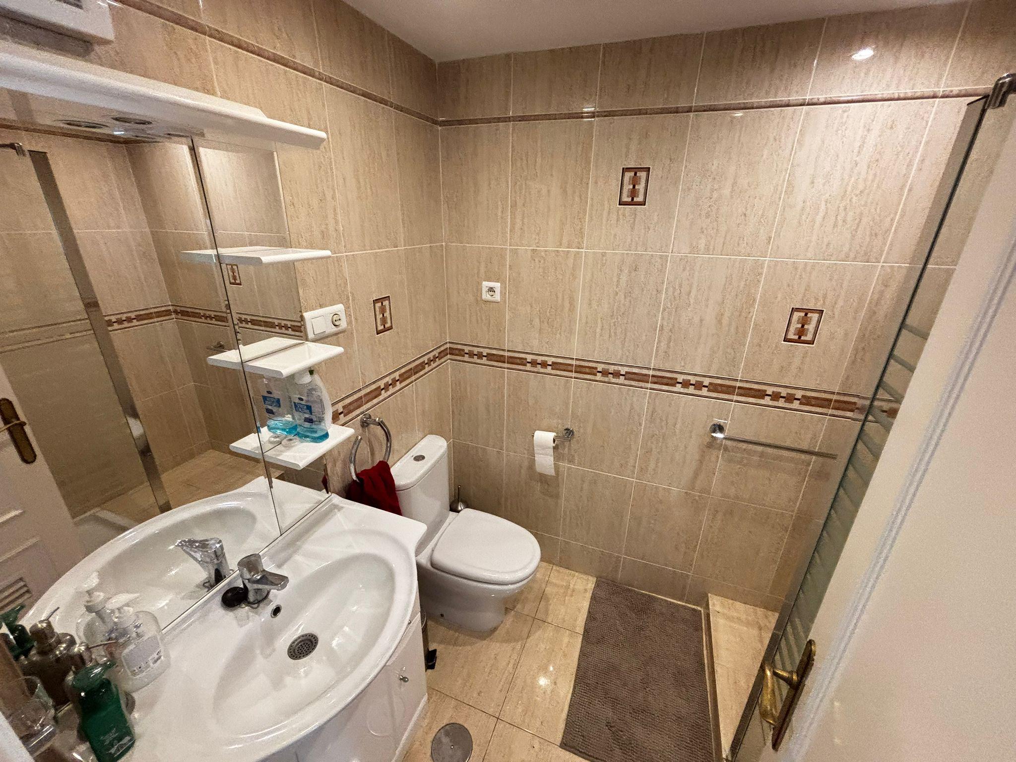 Imagen 18 Apartamento en venta en Benalmádena / Luminoso piso a 5 minutos del Hotel Tritón