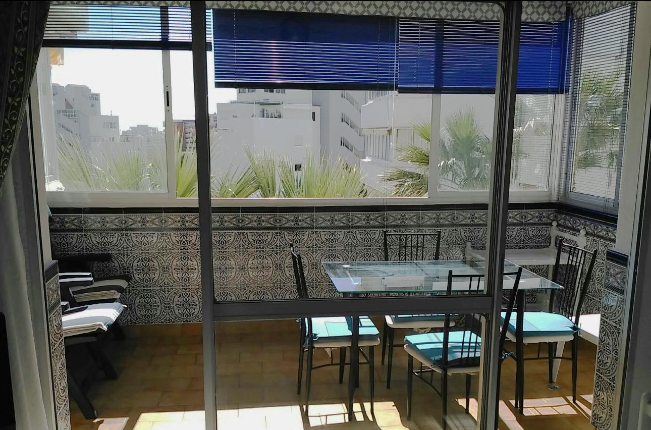 Imagen 4 Apartamento en venta en Benalmádena / Luminoso piso a 5 minutos del Hotel Tritón