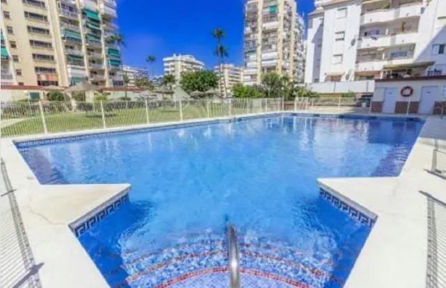 Imagen 1 Inmueble 293555 - Apartamento en venta en Benalmádena / Luminoso piso a 5 minutos del Hotel Tritón