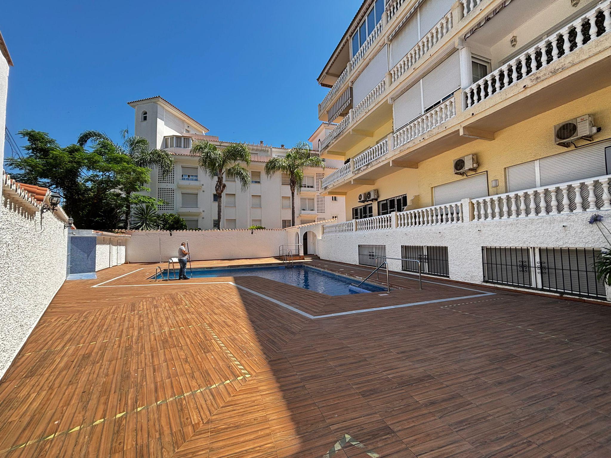 Imagen 8 Estudio en venta en Torremolinos / Estudio en la Carihuela al lado del Pez Espada