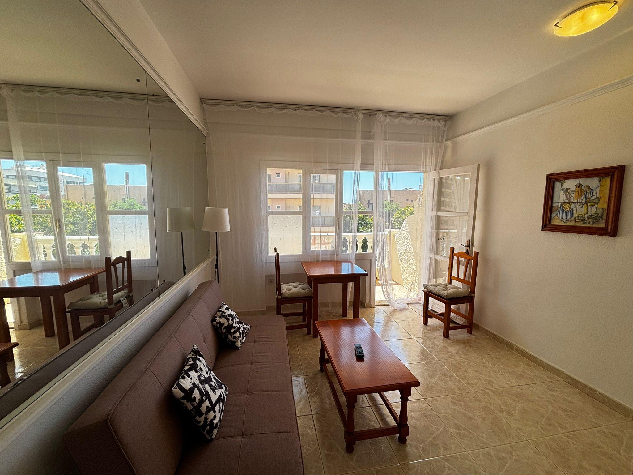 Imagen 2 Estudio en venta en Torremolinos / Estudio en la Carihuela al lado del Pez Espada