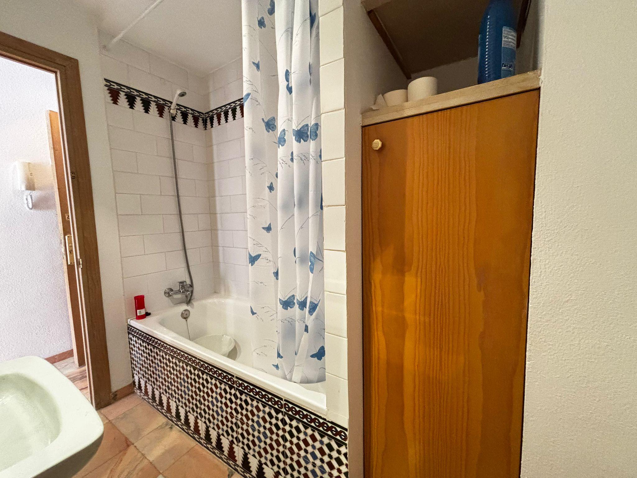 Imagen 14 Estudio en venta en Torremolinos / Estudio en la Carihuela al lado del Pez Espada