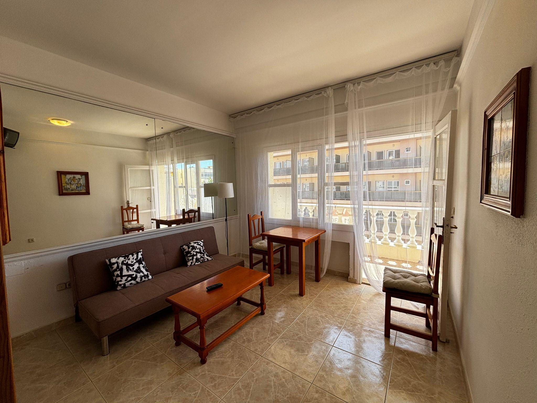 Imagen 1 Estudio en venta en Torremolinos / Estudio en la Carihuela al lado del Pez Espada