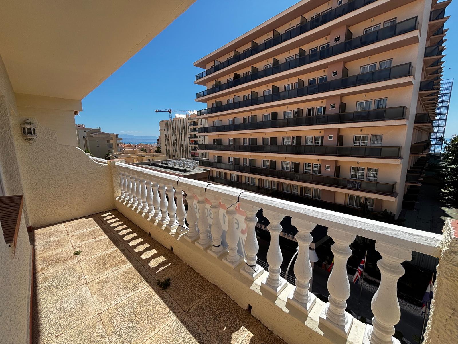 Imagen 1 Estudio en venta en Torremolinos / Estudio en la Carihuela a 5 minutos de la playa