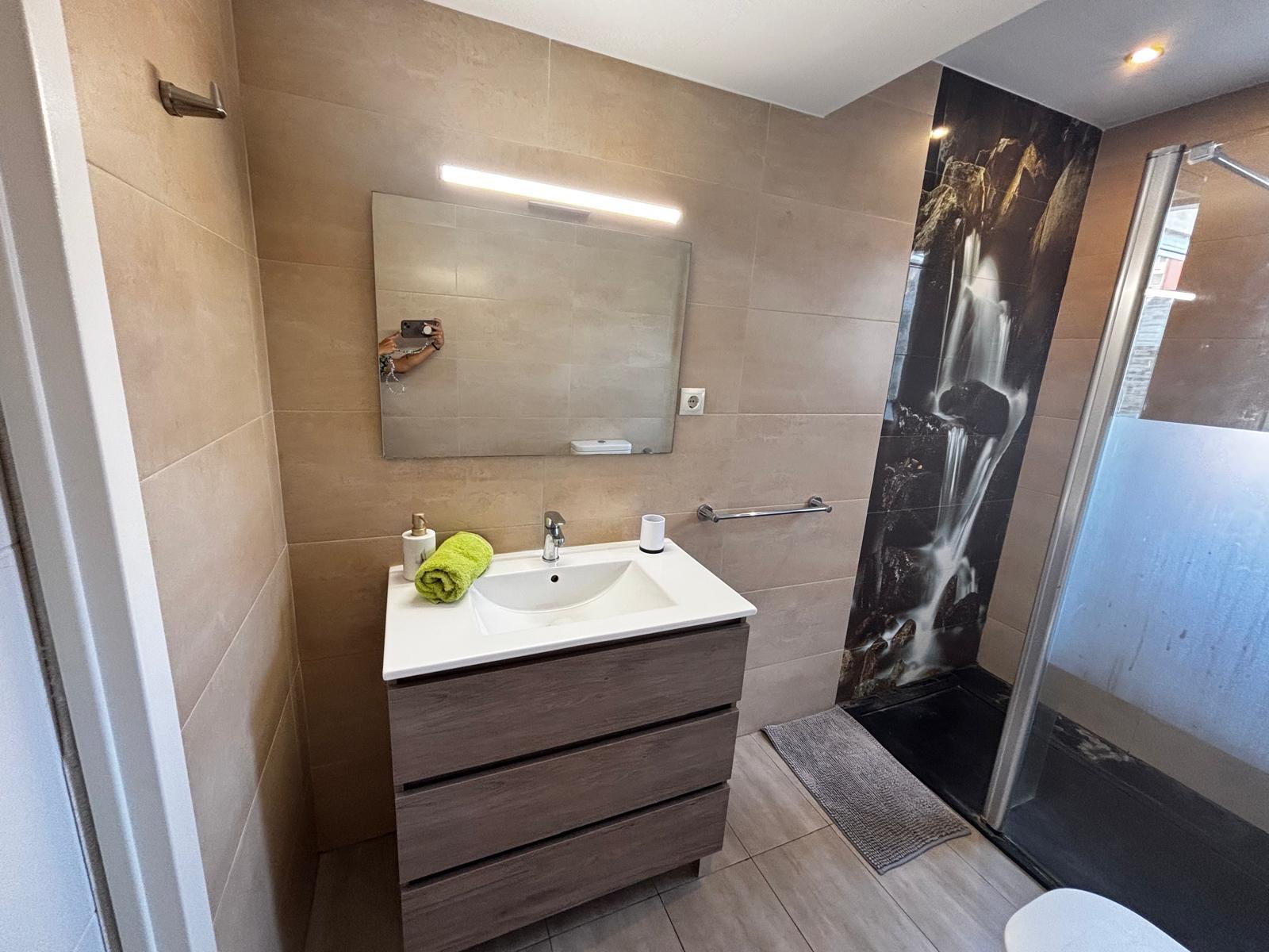 Imagen 19 Apartamento en venta en Benalmádena / A cinco minutos de la playa y Puerto Marina