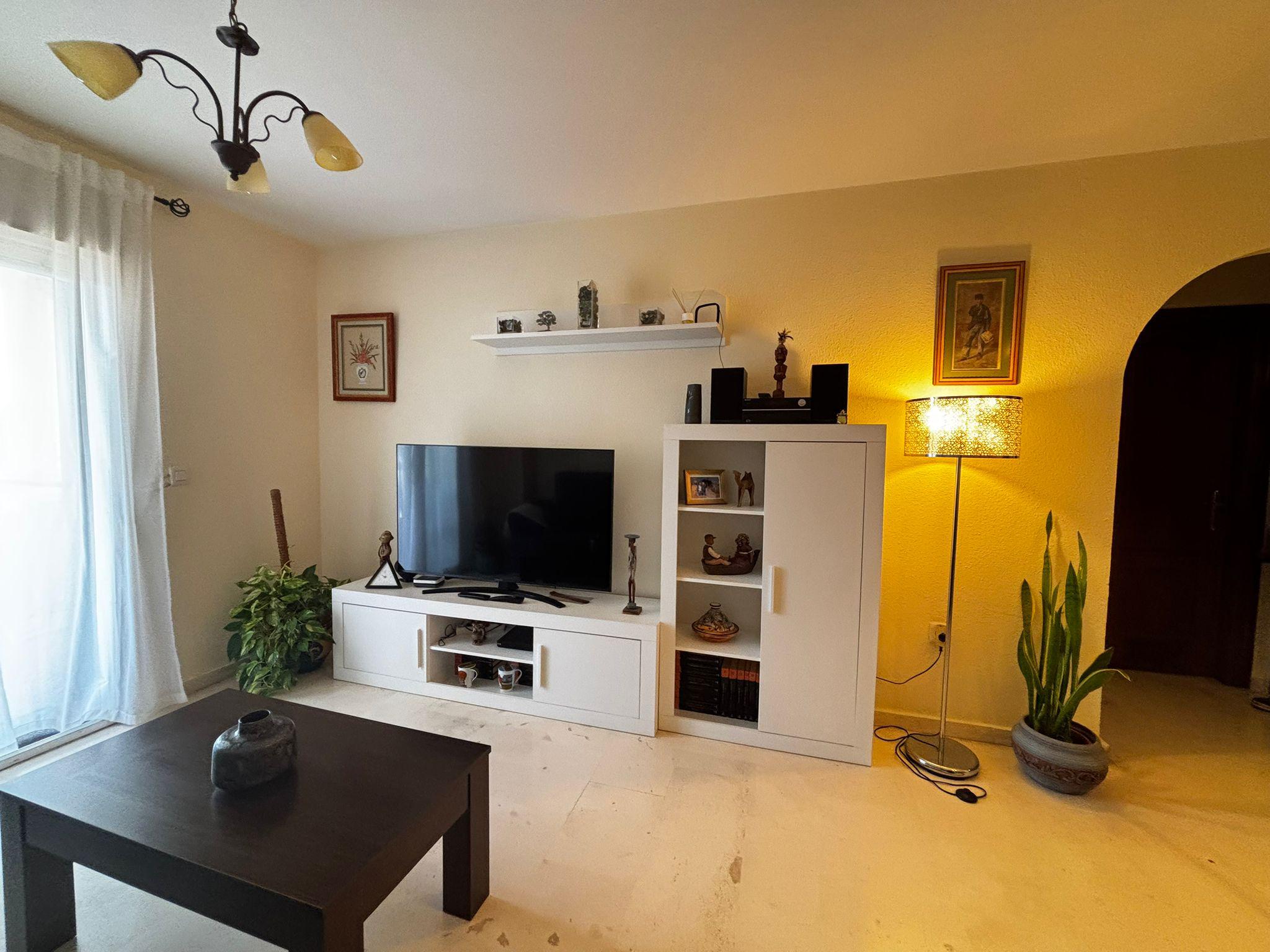 Imagen 10 Apartamento en venta en Benalmádena / Junto al Parque de la Paloma, enfrente de Selwo Marina