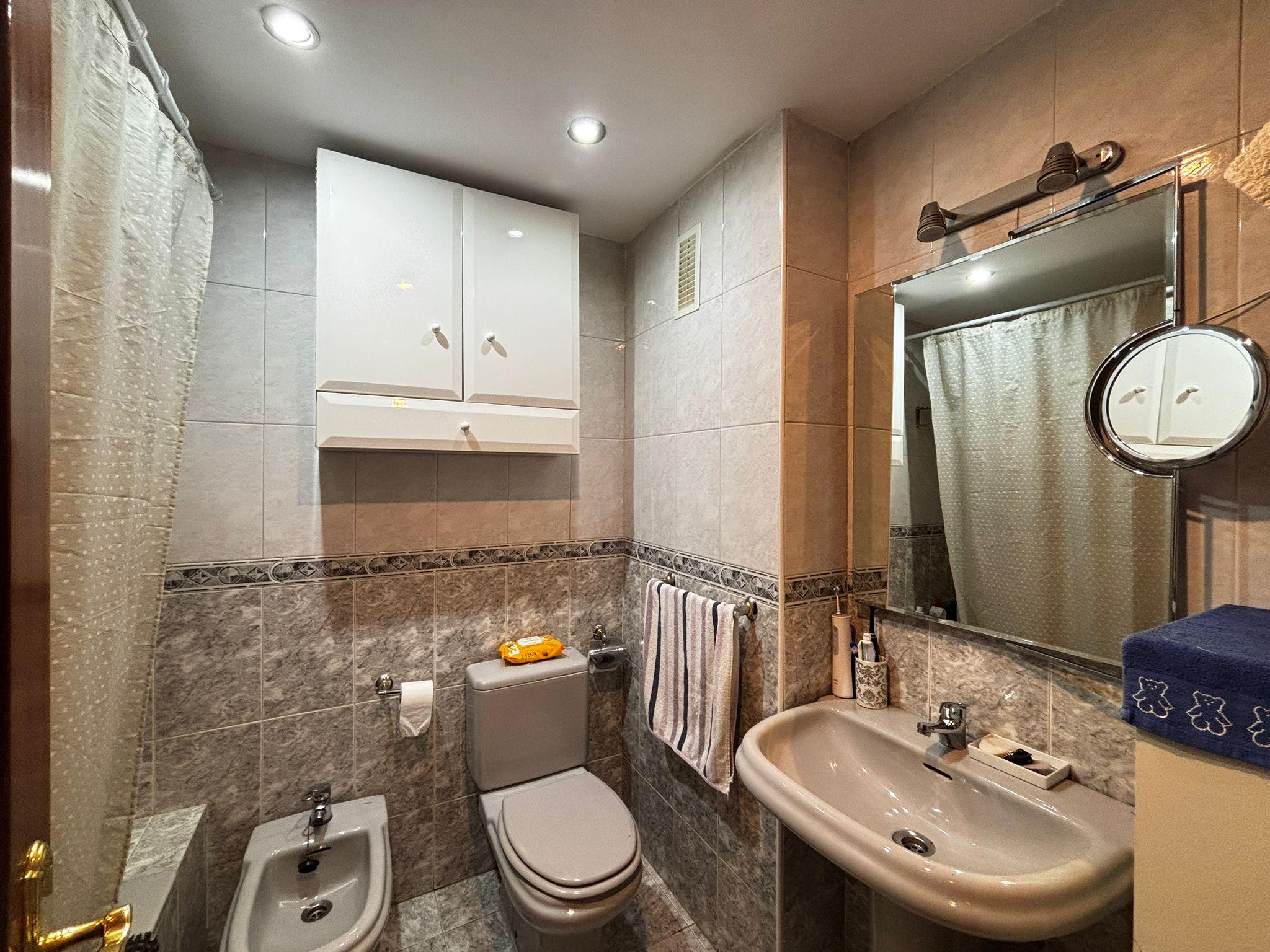 Imagen 22 Apartamento en venta en Benalmádena / Junto al Parque de la Paloma, enfrente de Selwo Marina