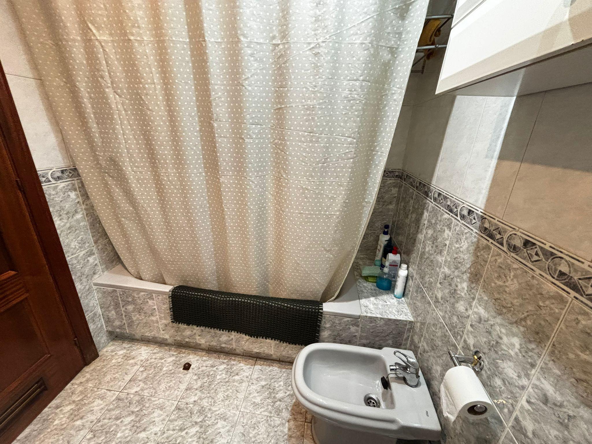 Imagen 21 Apartamento en venta en Benalmádena / Junto al Parque de la Paloma, enfrente de Selwo Marina