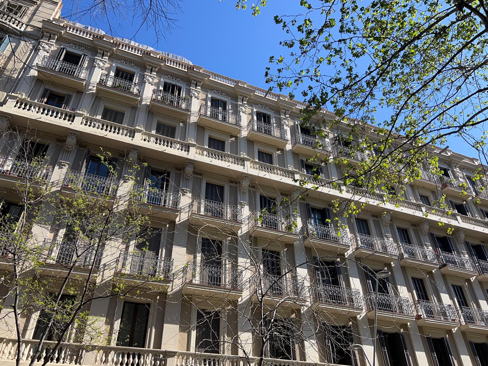 Imagen 1 Piso en venta en Barcelona / Mallorca - Castillejos