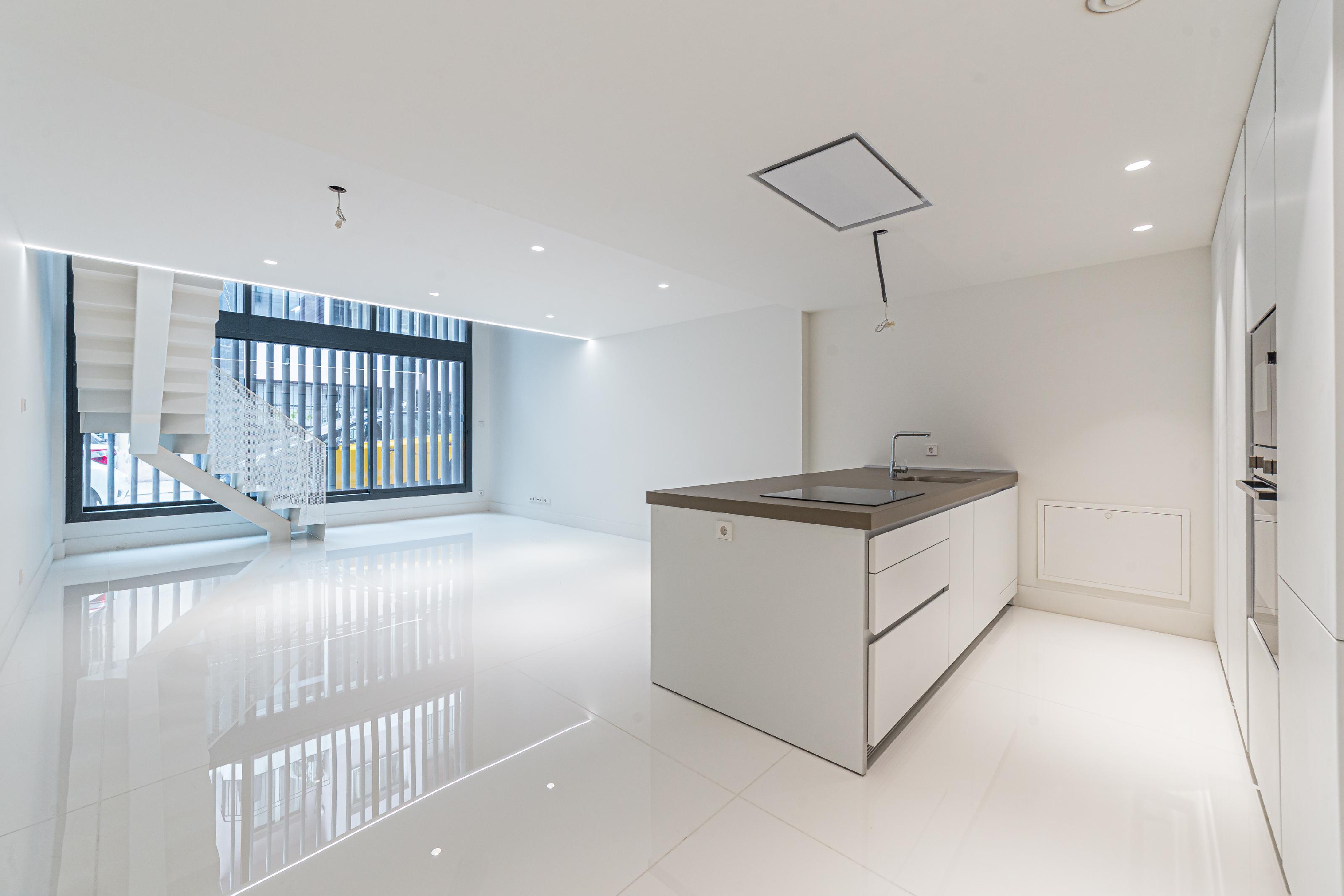 Imagen 2 Dúplex en venta en Barcelona / Via Augusta - Julián Romea 